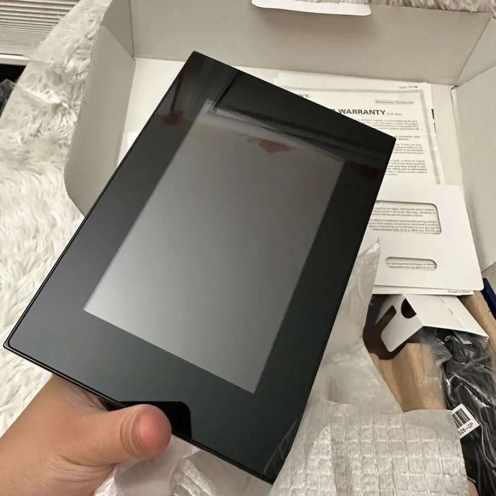 Sony DPF-D75 7-Inch ‎ S Frame Digital Photo Frame (Black)
